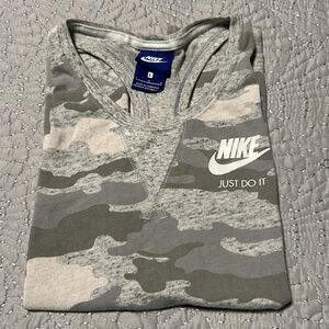 Nike Girls Gray Camo Tank Top, EUC, Size Large
